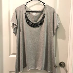 GREY TOP WITH NECKLACE EFFECT EMBELLISHMENTS